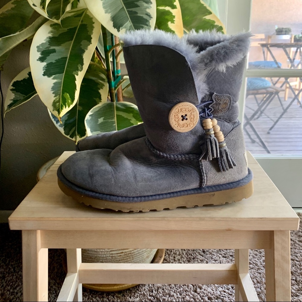 UGG AUSTRALIA boho lavender booties